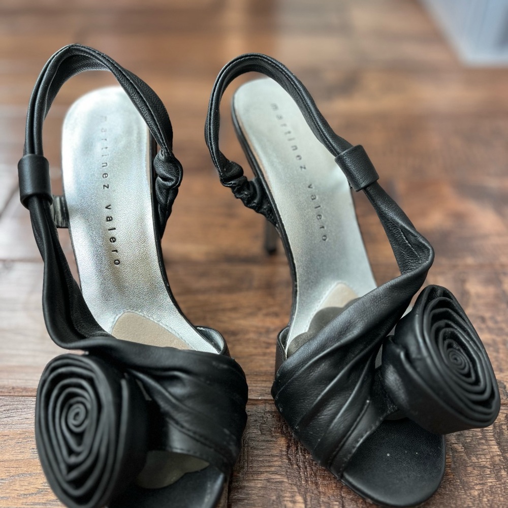 Martinez Valero Black Rose Detail Heels